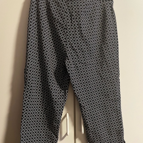 NWT Liz Claiborne Black and White Dress Pants with Geometric Pattern - Picture 6 of 10